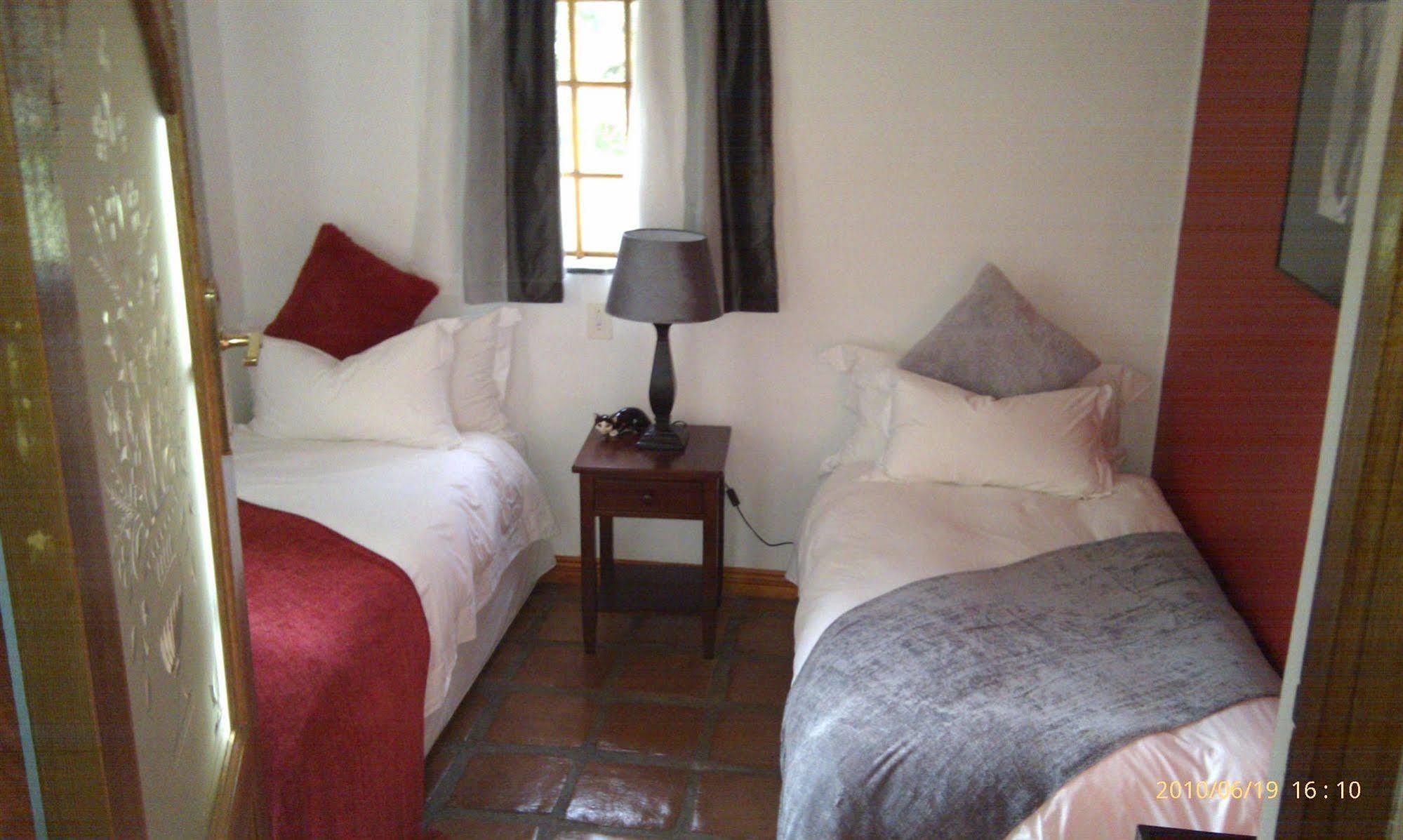 Orange-Ville Lodge & Guesthouse Municipalità locale di Municipalità locale di Stellenbosch Esterno foto
